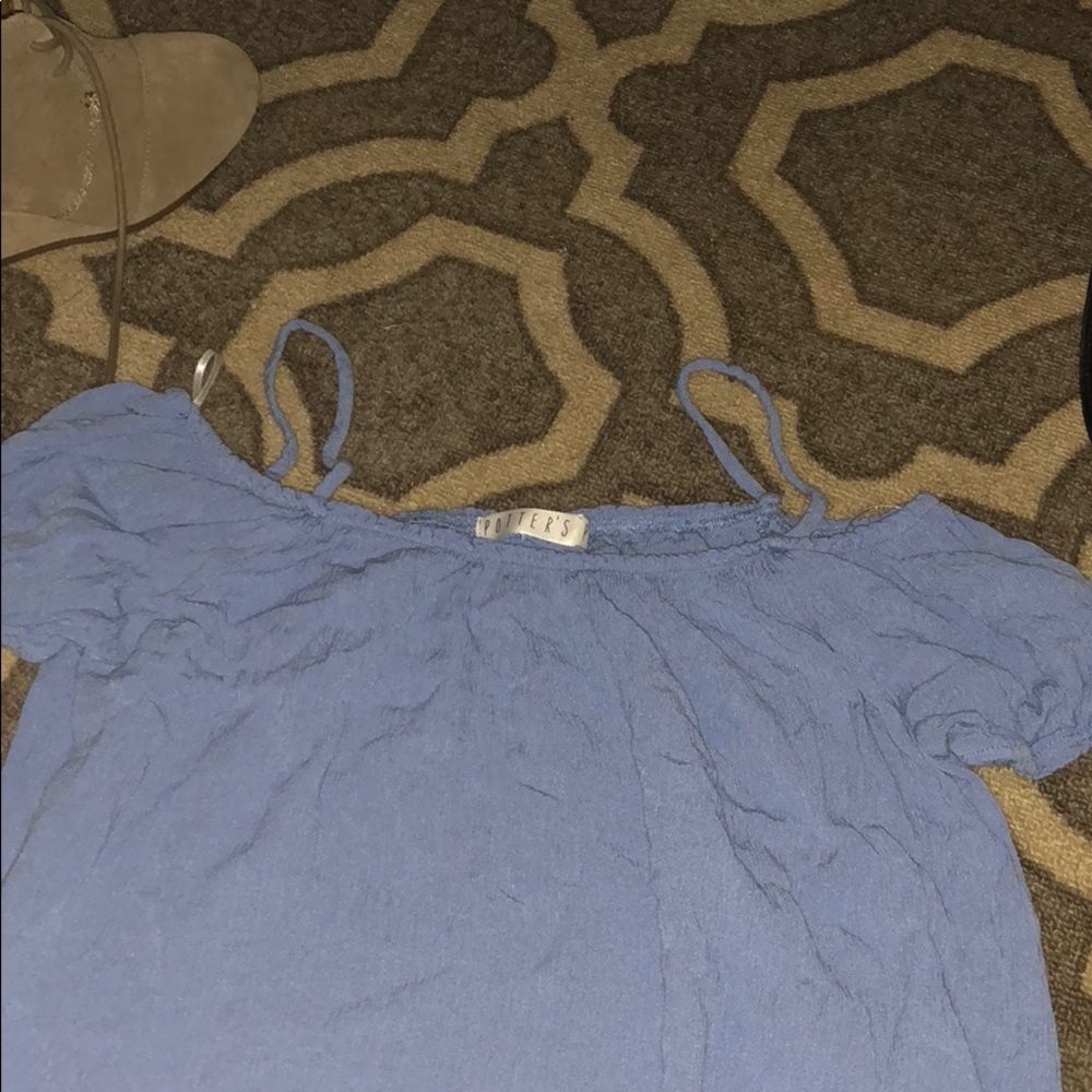 Off the shoulder crop